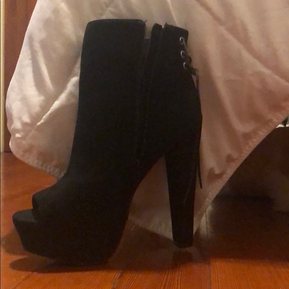 High heel black boots - Picture 3 of 4